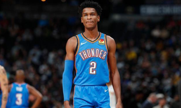 端暴露出一 端暴露出一