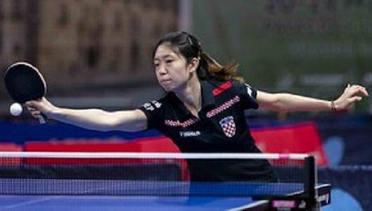 新闻报道持 新闻报道持